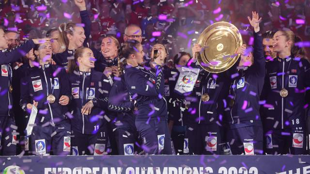Handball - Women's Euro 2022 - Denmark v Norway - Final