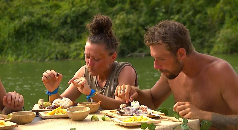 Plavi u 'Survivoru' omastili brk pečenim pilićima: 'Ovo je prvi konkretan obrok u dva mjeseca'