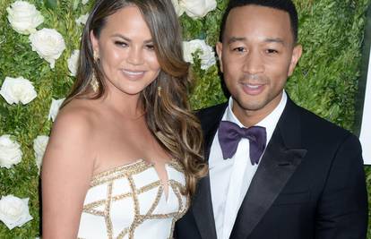 Manekenka Chrissy Teigen je rodila: 'Stigao nam je sinčić'