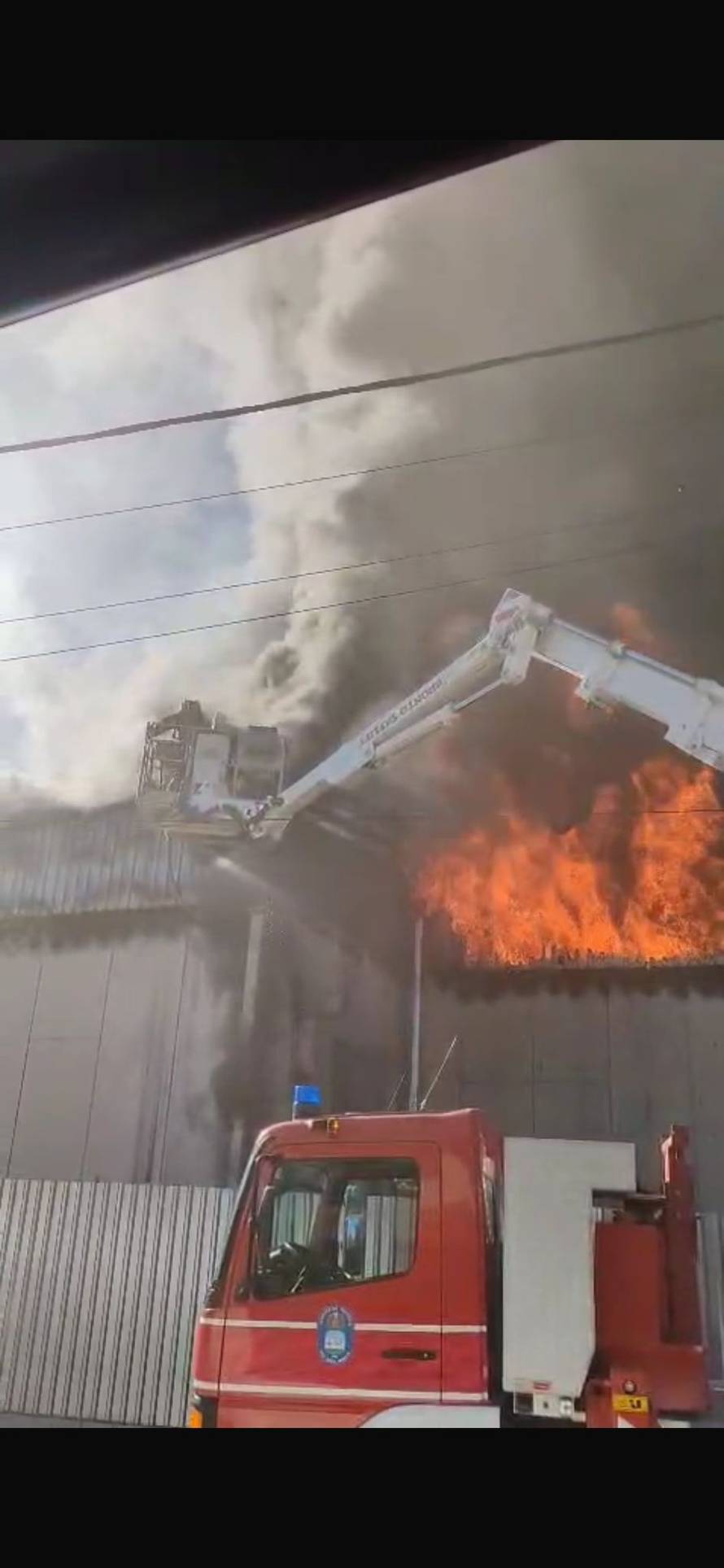 FOTO/VIDEO Još se dimi u Sv. Nedelji: 'Nije opasno za ljude'