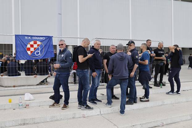 Osijek: Dolazak navijača na finale Hrvatskog nogometnog kupa