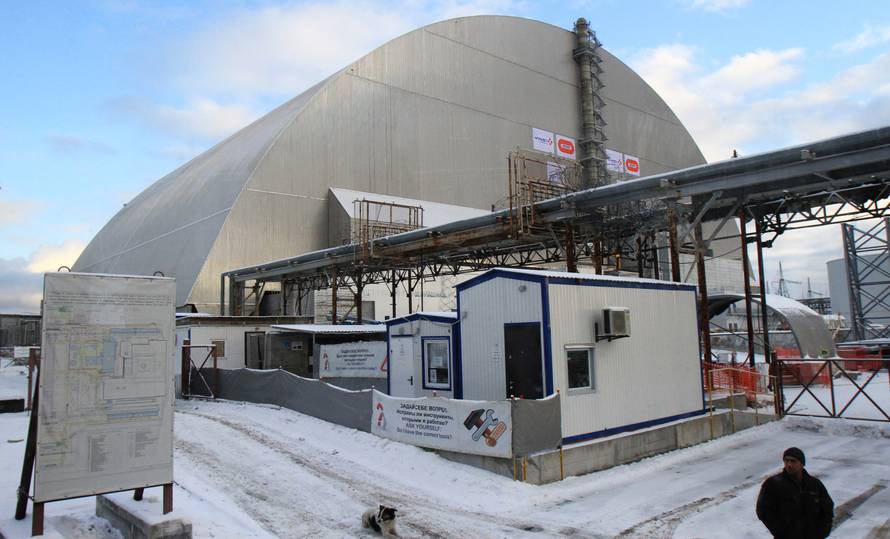 UKRAINE-CHERNOBYL-NUCLEAR REACTOR NO. 4-NEW PROTECTIVE COVER