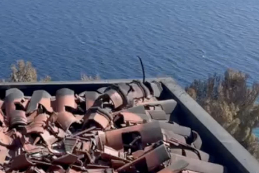 Estoncu izgorio krov u Mimicama