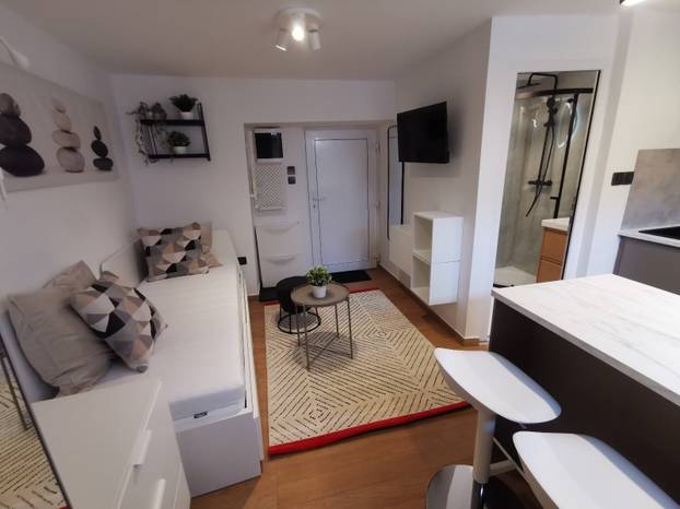 FOTO Osvanuo oglas, 16 m2 u Zagrebu za 84.000 eura. Ljudi pišu: 'Pa to je podrum, suludo!'