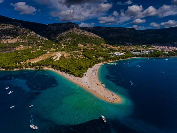 Zlatni rat, jedna od najpoznatijih jadranskih plaža 