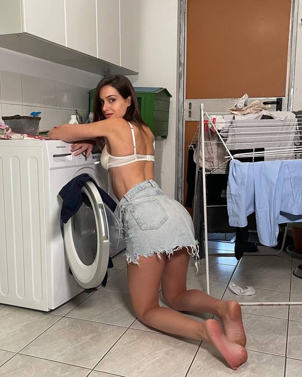 FOTO Zgodna stjuardesa hitno traži muža: Sama sam već 3 godine, želim da bude stariji...