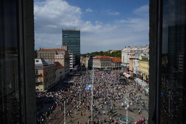 Tisuće prosvjednika preplavile središte Zagreba zbog otpada u Lici