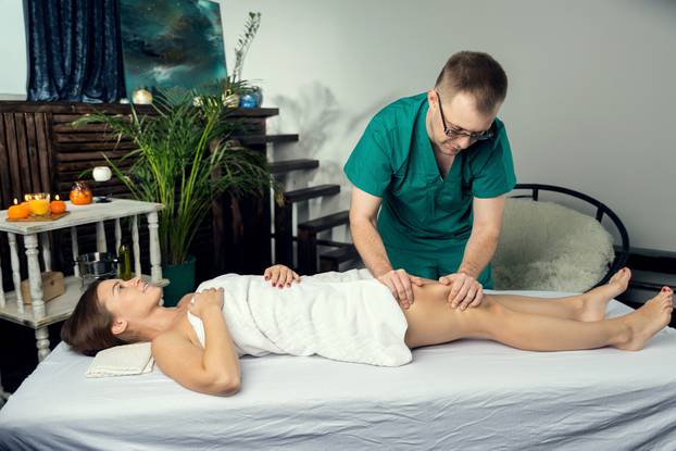 Lymphatic drainage massage of the hips