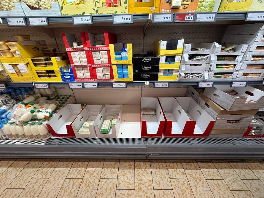 U trgovinama nema jaja: U velikim centrima police su sve praznije: Evo o čemu se radi!