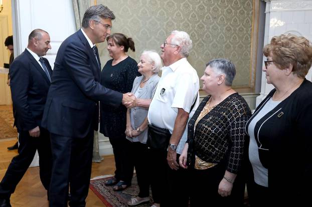 Zagreb: PlenkoviÄ primio Älanove Upravnog odbora Saveza udruga obitelji zatoÄenih i nestalih hrvatskih branitelja