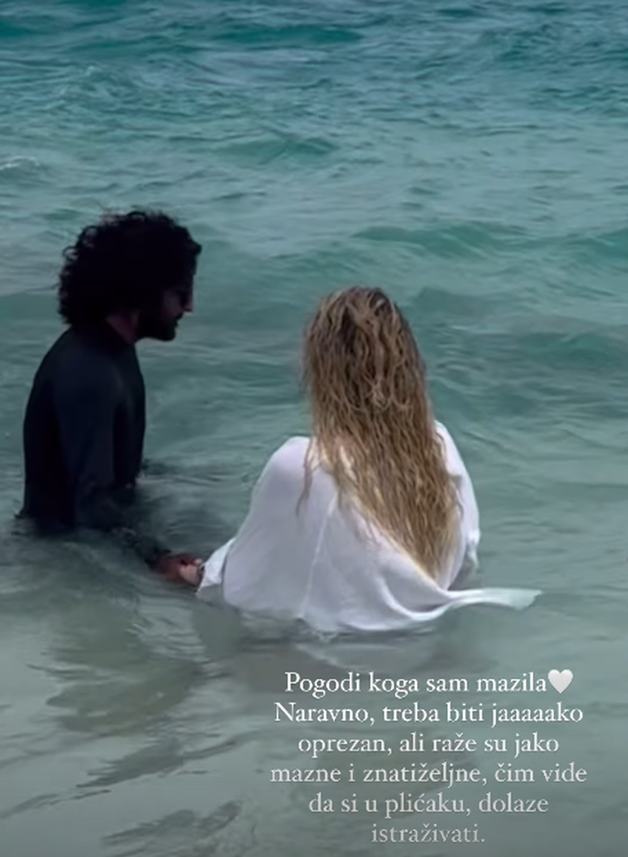 Meri Goldašić poput Male sirene plivala s ribicama na Maldivima