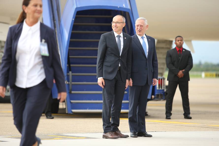 Američki general u Hrvatsku stigao u avionu za apokalipsu