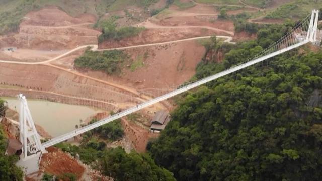 U Vijetnamu otvoren stakleni pješački most dug  632 metra