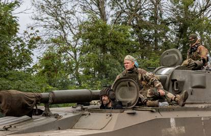 Posljednji je dan referenduma u Donbasu: Rusi bježe iz države, Putin na granicu poslao vojsku