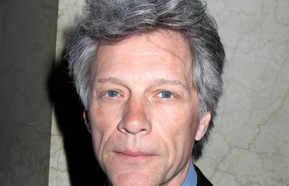Jon Bon Jovi je zamaskiran uletio u bar i 'rasturio' karaoke