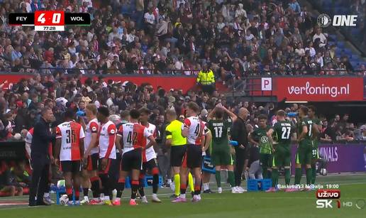 VIDEO Majer jedini požutio u debaklu, sudar s Feyenoordom prekinut! Navijač doživio srčani