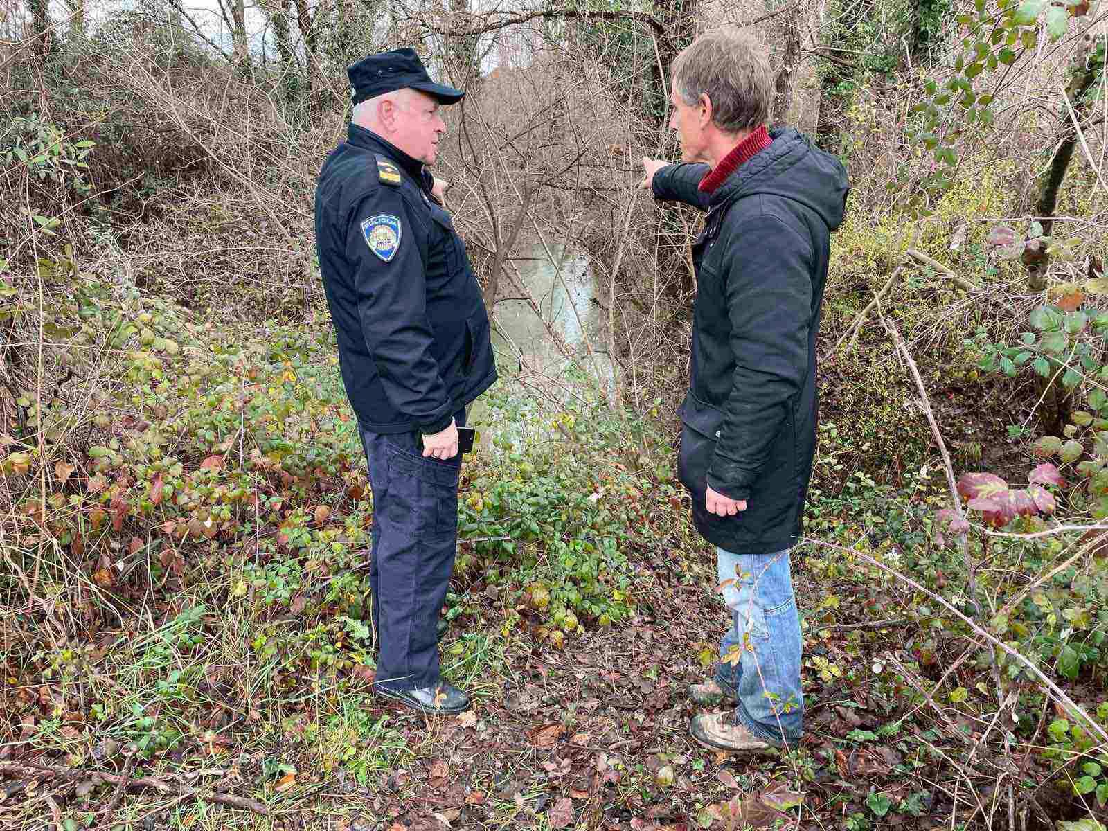 S policajcima spašavao ženu iz rijeke: 'Donio sam ljestve i ušao u rijeku, žena je bila u šoku'