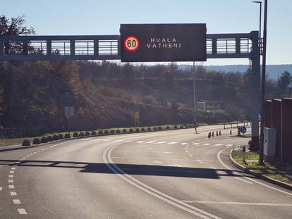 FOTO Nova poruka za Vatrene objavljena na svim autocestama