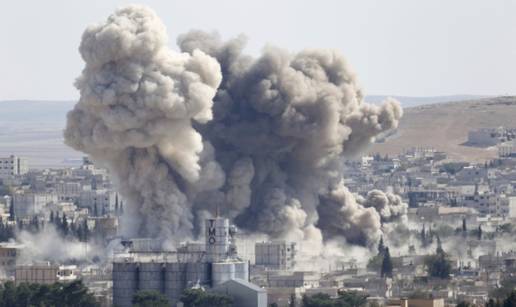 Zra&ccaron;ni napadi: Militanti ISIL-a po&ccaron;eli se povla&ccaron;iti iz Kobanija