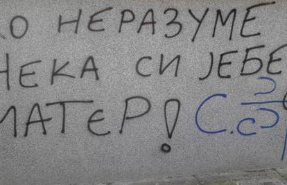 U Vukovaru osvanuli grafiti na ćirilici: Četiri S, Šešelj, Srbi...