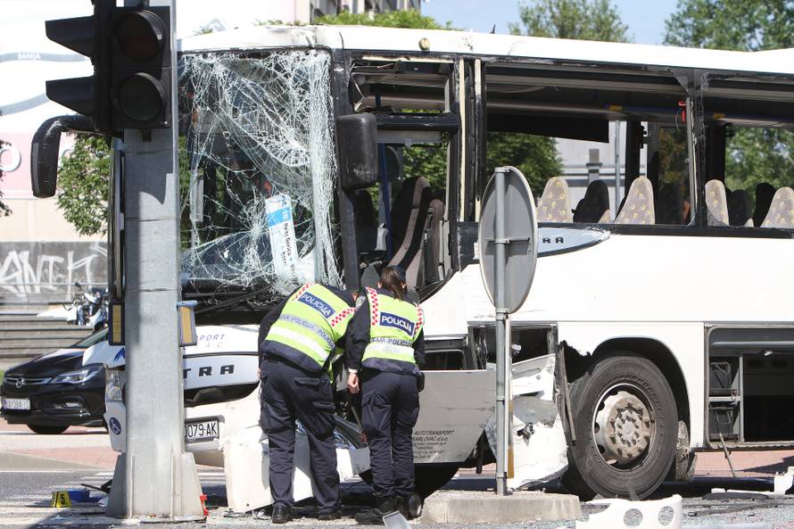 Sudar kamiona i autobusa na križanju u Karlovcu, ima i ozlije?enih