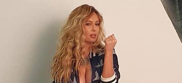 FOTO Za Lidiju Bačić nema zime ni krize! Kalendar je godinu za godinom sve 'bujniji' i topliji...