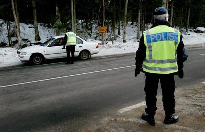 Masturbirao je dok ga je policija ispitivala o nesreći