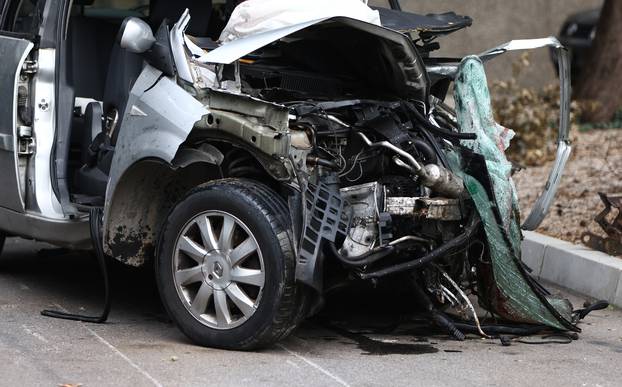 Mostar: Automobili iz prometne nesreći u kojoj je smrtno stradalo četvero ljudi