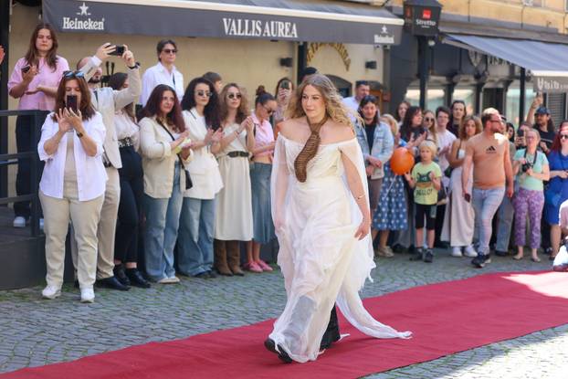 Zagreb: Modna revija povodom 400 godina nastanka kravate