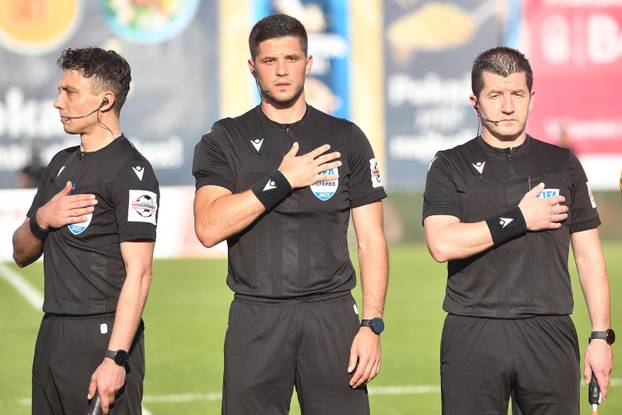 Slaven Belupo and Rijeka met in the first game of the finals of the Croatian Football Cup