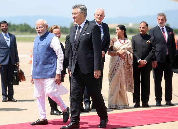 Zagreb: Dolazak predsjednika Vlade Republike Indije Narendre Modija u Zračnu luku „Franjo Tuđman“