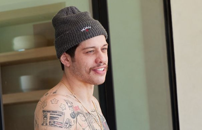 Pete Davidson opet slobodan! Izvori tvrde: 'Ostali su prijatelji'