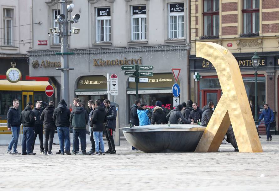 NavijaÄi Dinama u centru Plzena uoÄi utakmice UEFA Europa lige protiv Viktorie Plzen