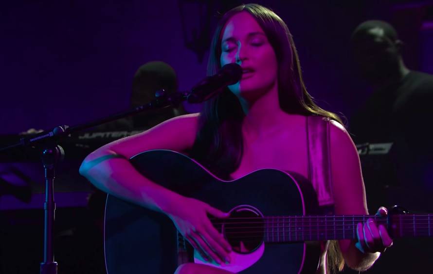 Pjevačica nastupila u  'Saturday Night Liveu' potpuno gola: Na sebi je imala samo par čizama