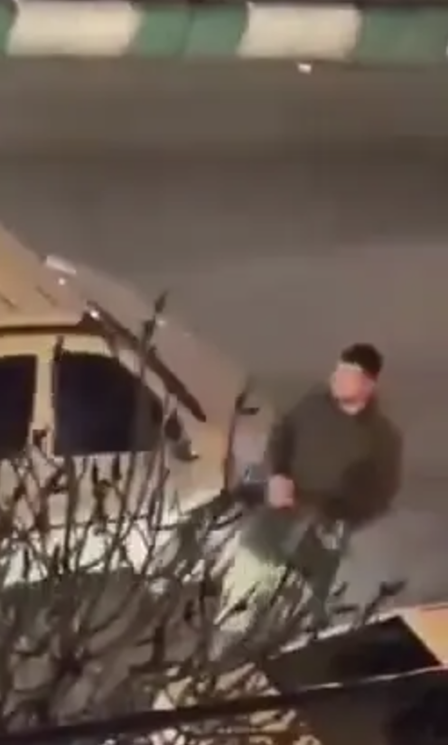 Iranka gola skakala po autu policije, protivi se radikalizmu. Prijeti joj 15 godina zatvora