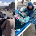 Strašne snimke iz Afganistana: Tisuće u bijegu od smrti, voljene nose na plahtama u helikoptere