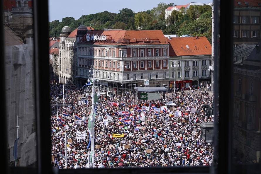 Tisuće prosvjednika preplavile središte Zagreba zbog otpada u Lici