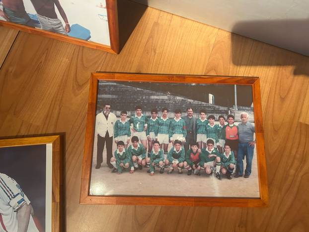 FOTO Bili smo u luksuznoj kući Gattusovih: Dresovi, trofeji i neobičan poklon usred sobe