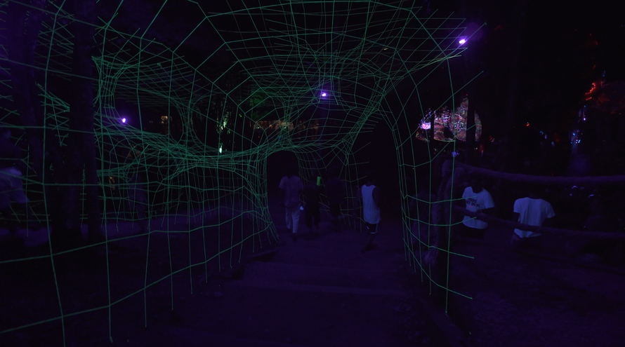 Svećenik na 'trance' festivalu: 'Treba doći među ovu mladost'