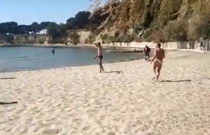 Hrvatska se bori s virusom, a oni uživaju u piciginu na plaži