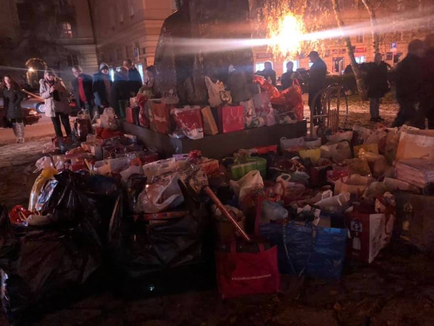 Djeci iz Gline stižu darovi: 'Da se čovjek rasplače od sreće!'