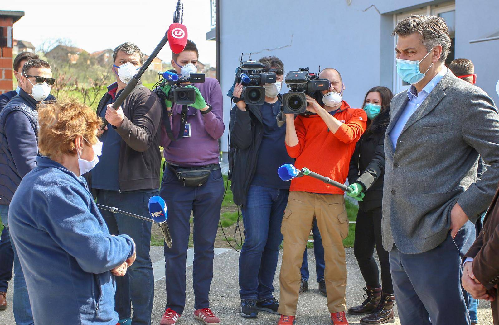 Andrej Plenković obišao Krapinsko Zagorsku županiju koja je bila pogođena potresom