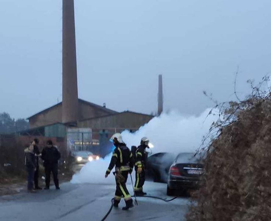 Zapalio se automobil: 'Gorio je iznutra, baš se jako dimilo...'