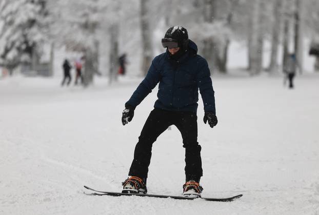 Zagreb: Započela skijaška sezona na Sljemenu 