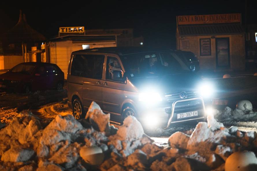 Tuča je pogodila Jadran: 'Aute smo morali izvlačiti bagerima'