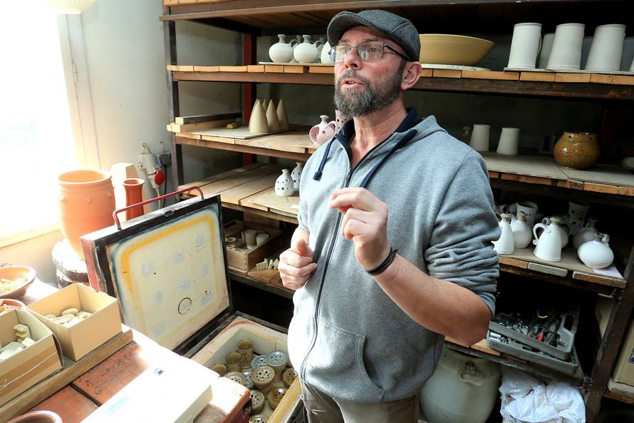 'Posude koje radim od blata iz Baranje traju i po 200 godina'