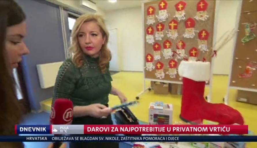 Državna tajnica koja bježi pred kamerama i odana svakom šefu