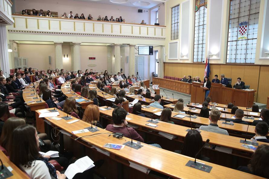 Zbog 'kupovanja' zastupnika može se u zatvor do 5 godina