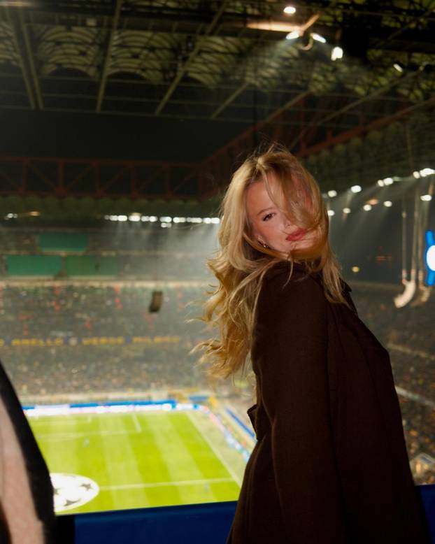 Ona je najveća navijačica Bodo Glimta. I sjajno igra nogomet