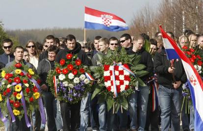 Navijački skup bez nasilja, ali uz povike: 'Ubij, Srbina’